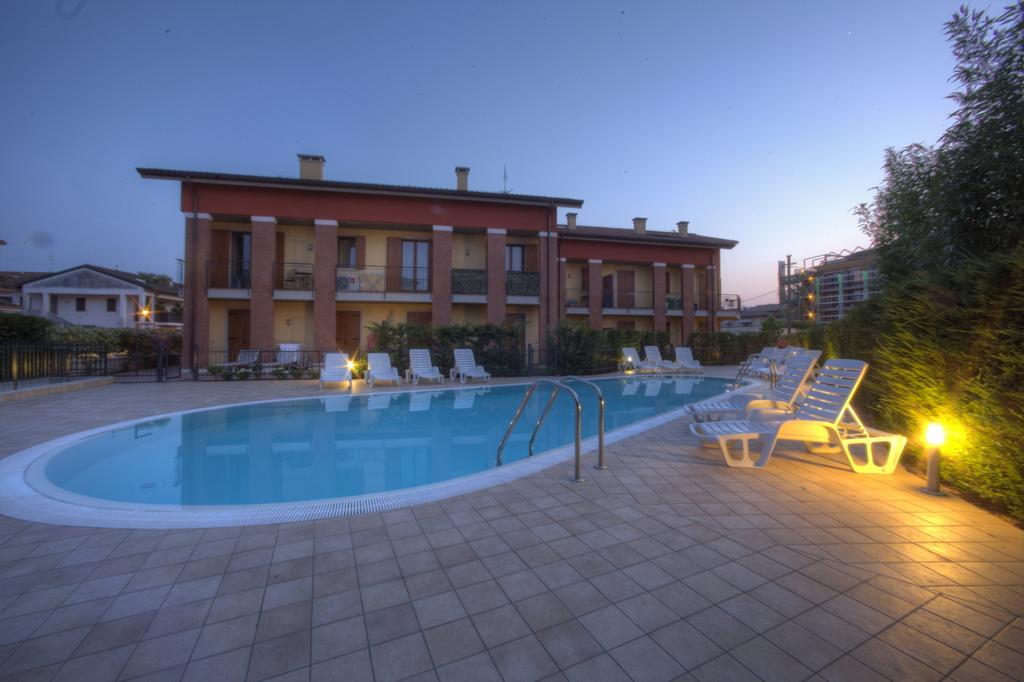 Holidays Alle Rose Peschiera del Garda Esterno foto