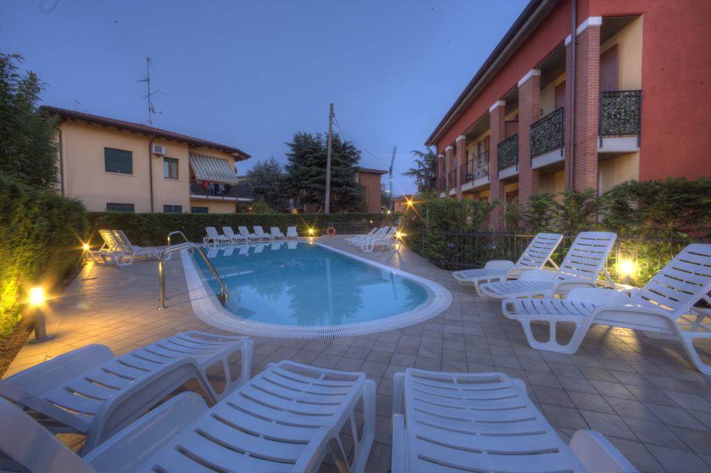 Holidays Alle Rose Peschiera del Garda Esterno foto