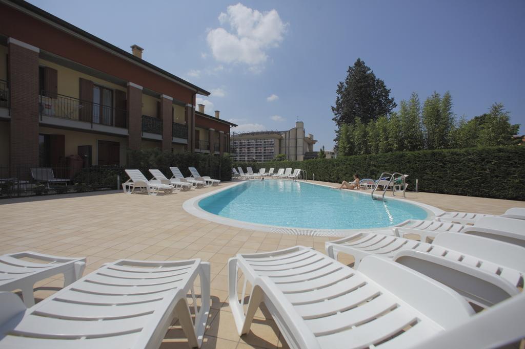 Holidays Alle Rose Peschiera del Garda Esterno foto